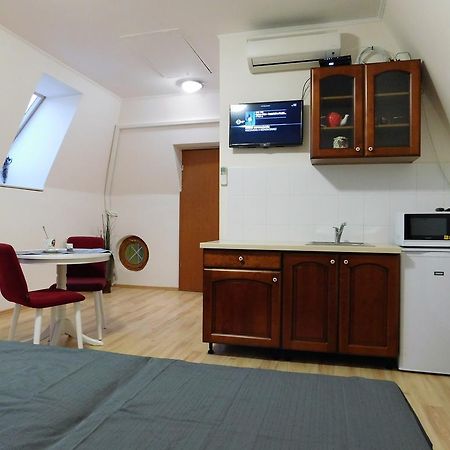 Tulipan Apartman Balatonalmadi Exterior photo